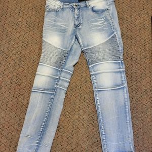 Blue skinny jeans